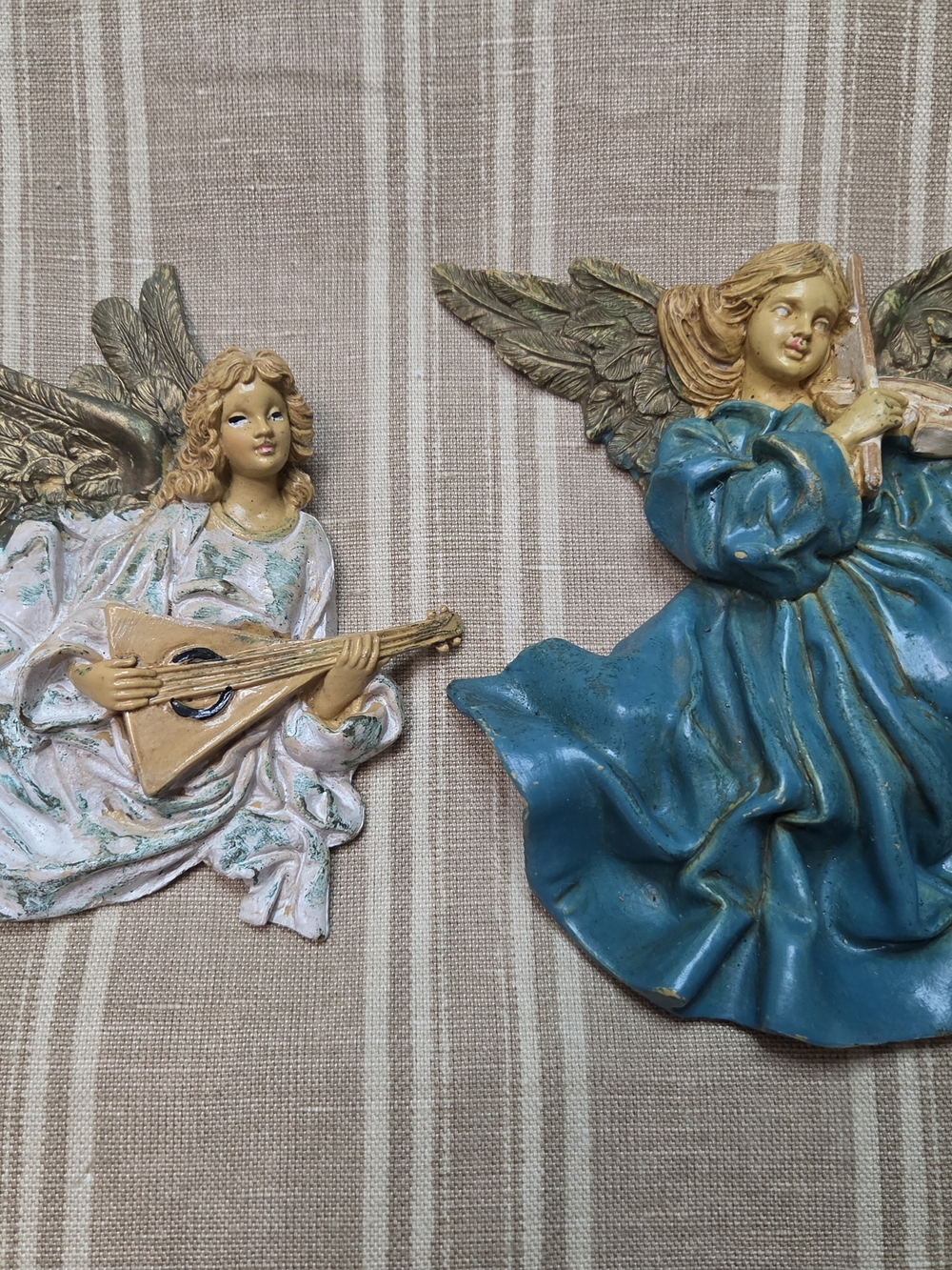 Vintage Fontanini Italy wall-plaque figurines